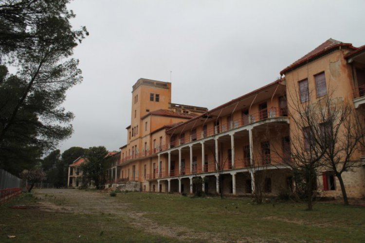 La Leyenda de Sierra Espuña - Antiguo Sanatorio de Tuberculosos, Se cree que este edificio está encantado 