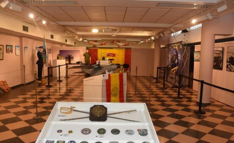 Más de 600 personas visitan la exposición organizada con motivo del 25 aniversario del Escuadrón de Vigilancia Aérea número 13, en la sala municipal “Gregorio Cebrián”