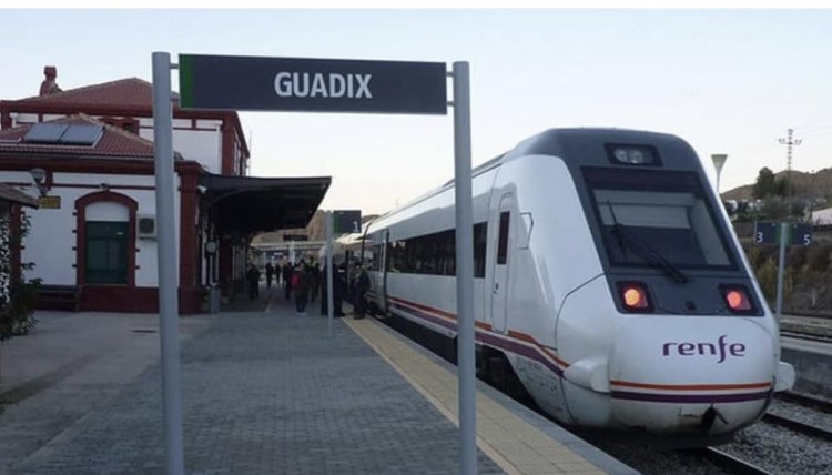 El alcalde de #Lorca valora positivamente el nuevo paso dado por el Ministerio de Transportes para la  firma del contrato del estudio  informativo para  recuperar la línea Lorca - Guadix