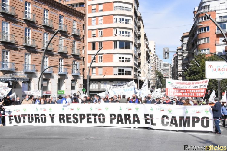 Fotos y Video: Protesta del campo en Murcia