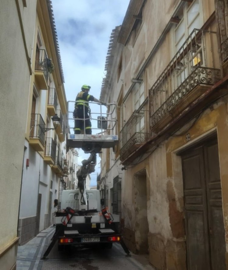 El Ayuntamiento de #Lorca revisa  cerca de medio centenar de fachadas de edificios  del casco histórico para evitar la caída de cascotes y desprendimientos en fachadas