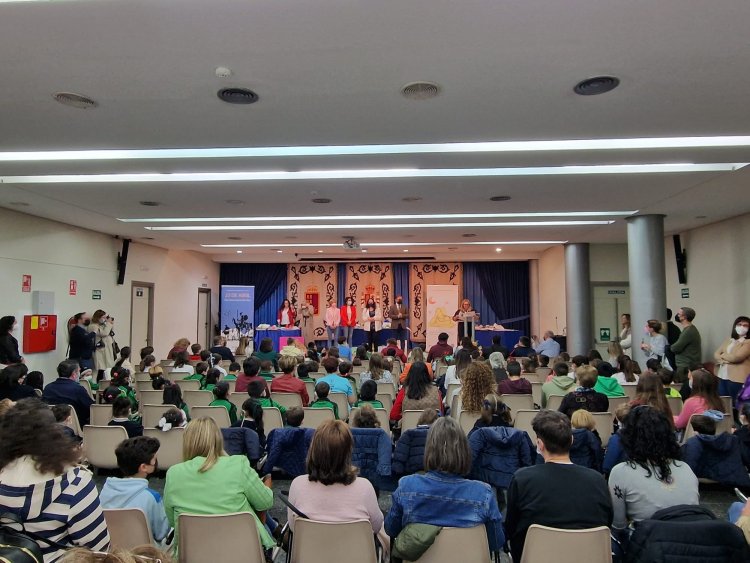 El alcalde de Lorca entrega los premios a los ganadores de la XXXVII edición del concurso infantil de cuentos ‘Concha Fernández Luna’