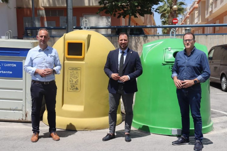 Limusa aumenta 35 nuevos contenedores para mejorar el servicio de reciclaje al ciudadano tanto en la ciudad como en las pedanías  Francisco Morales, vicealcalde de Lorca: “gracias a los lorquinos, seguimos mejorando los ratios de reciclaje”