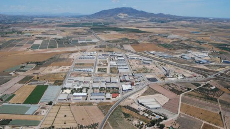 La Comunidad concede a 18 polígonos industriales de la Región un millón de euros para mejorar sus infraestructuras, entre ellos el Polígono de Totana.