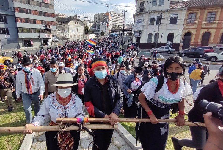 Ecuador en la encrucijada : sin justicia no habrá paz.  (Artículo de Vicente Cervantes)