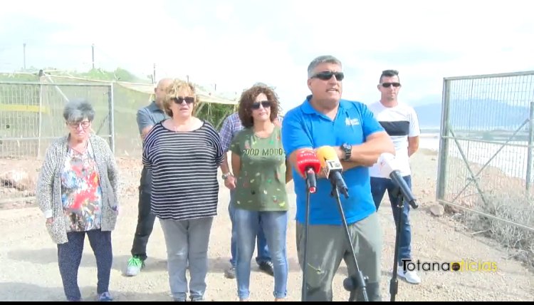 Unos vecinos del paraje de Los Cordones de Alhama de Murcia nos cuentan los graves problemas que están sufriendo por los cañones  espantapájaros de una gran empresa hortofrutícola de Alhama de Murcia