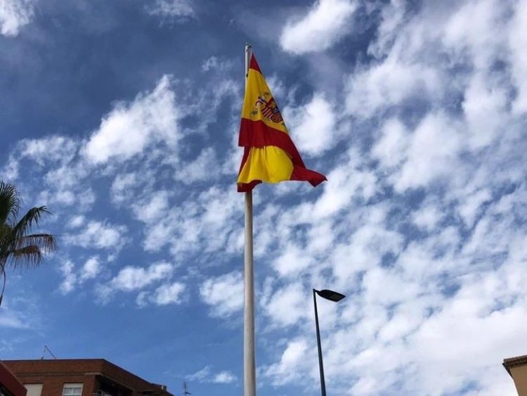 El Ayuntamiento de Lorca conmemorará mañana miércoles, 12 de octubre, el Día de la Fiesta Nacional de España  con la tradicional izada de bandera en la Plaza de Colón